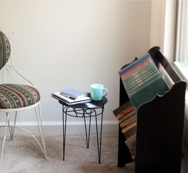 upcycled-record-side-table-9205437