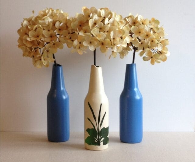 the-bottle-garden-beautifully-recycled-bottles-2021421