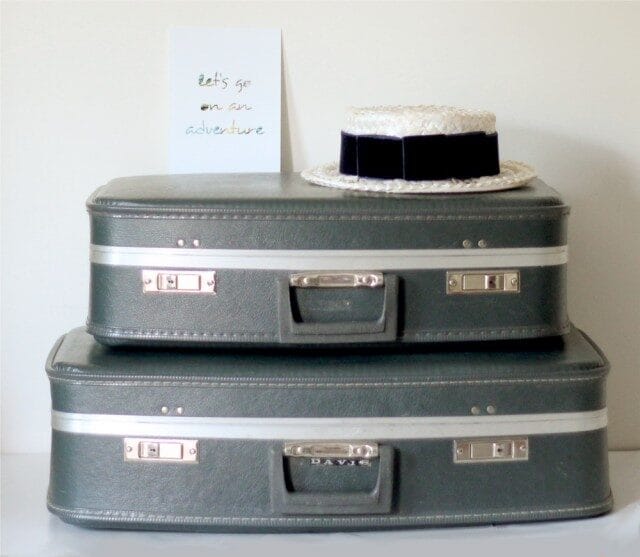 vintage suitcases 2-640x557-8994149