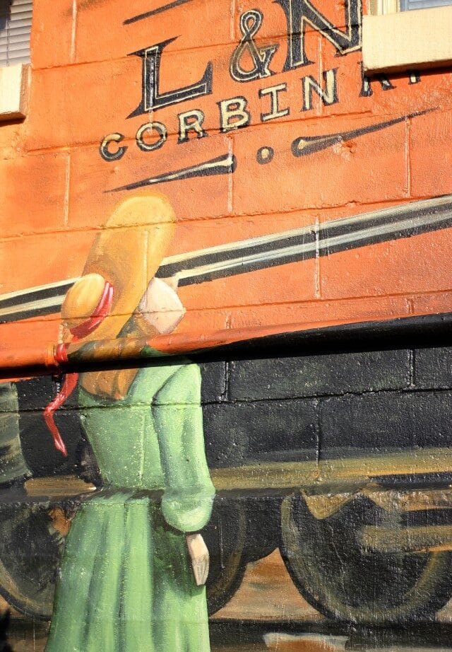 train3 train3-640x922-8452080