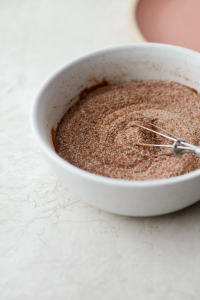 Mix sugar and cinnamon