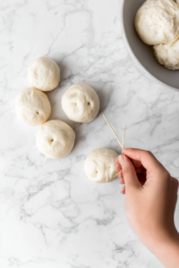 preparing-hawaiian-rolls-for-custard-absorption