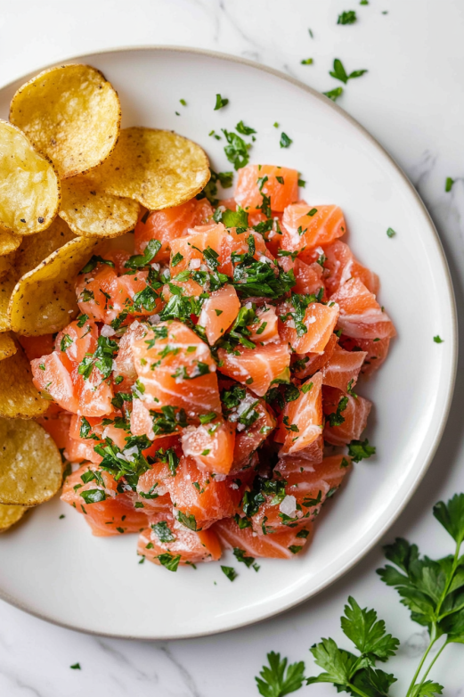herbed-salmon-tartare-with-chips