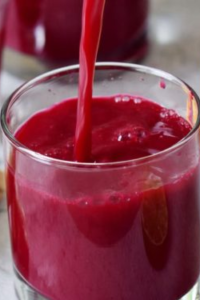 Pour into glasses and serve immediately