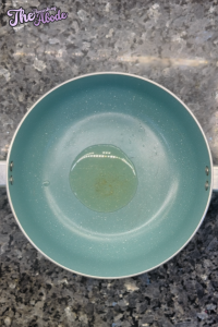 Heat 2 tablespoons of oil