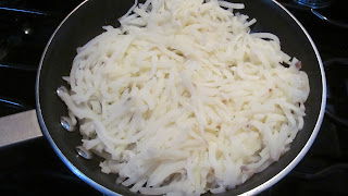 cook-the-potatoes-in-pan