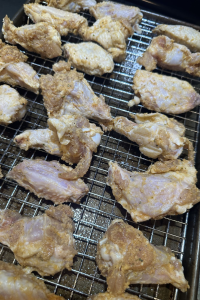 Arrange the wings on a wire rack set